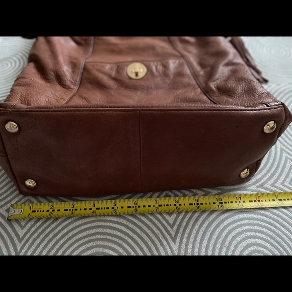 GUC Isaac Mizrahi Leather Hobo - Picture 8 of 12